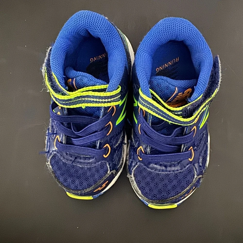 New Balance 680v5 Infant Running Shoes Navy Neon‎ Green Size 4 Hook Loop